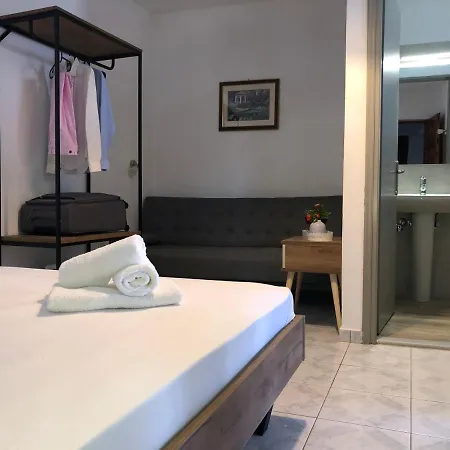 Armonia Skiathos Town